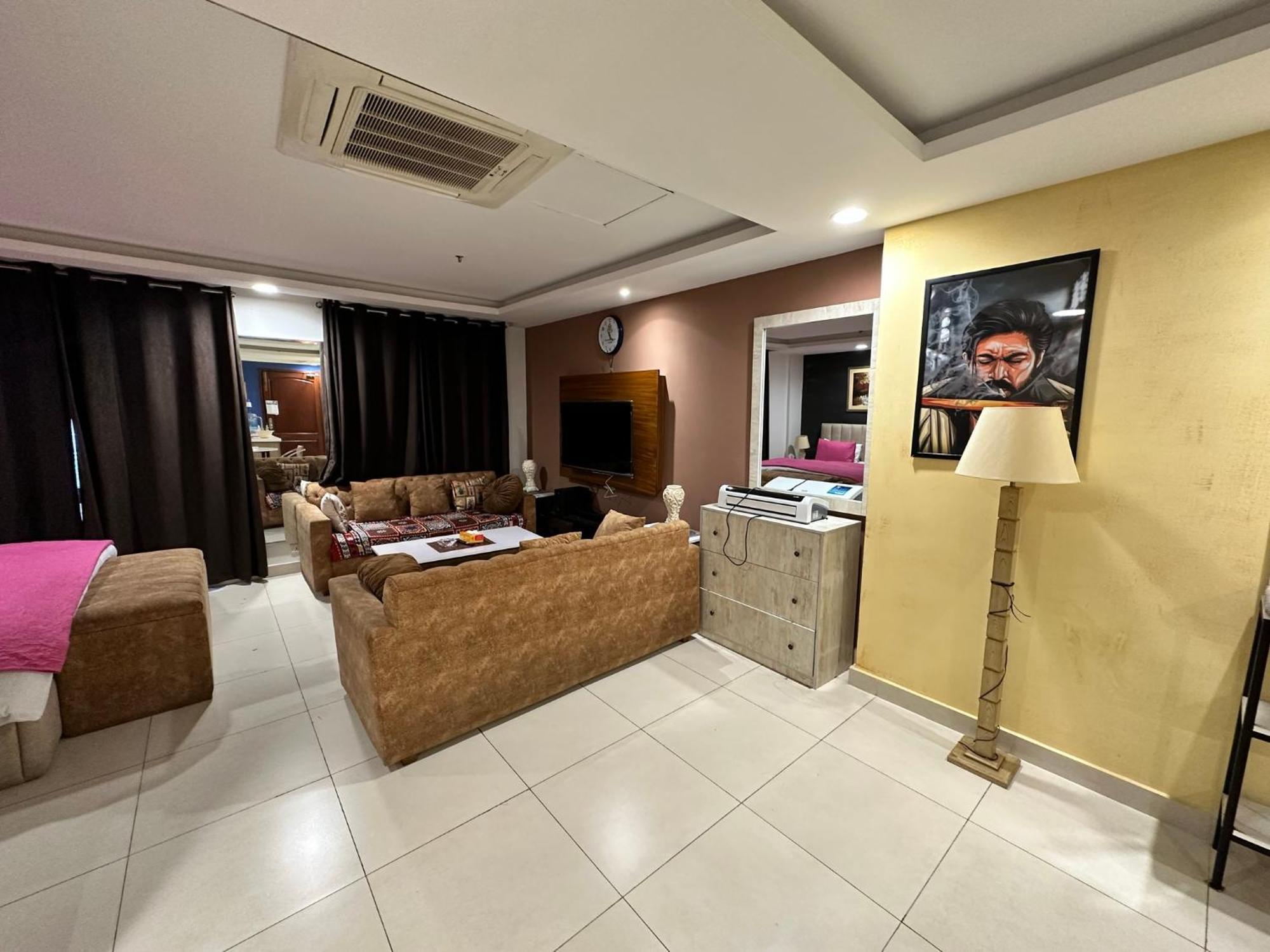 Sunset Luxury Gold Crest Mall Residency Lahore Exterior foto